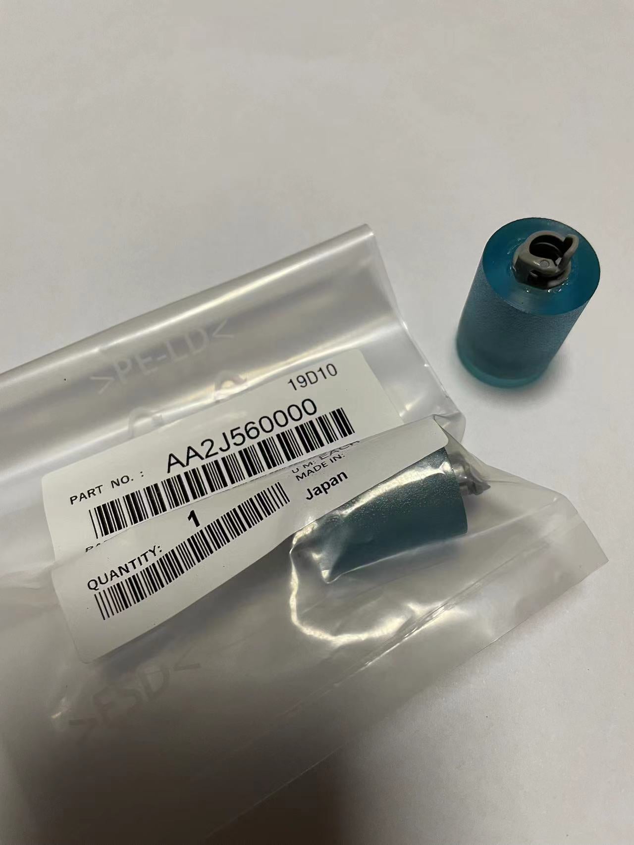 AA2J-5600-00 / AA2J560000 original pick upper roller for Konica Minolta bizhub C250i,C300i,C360i Separation Roller paper feed